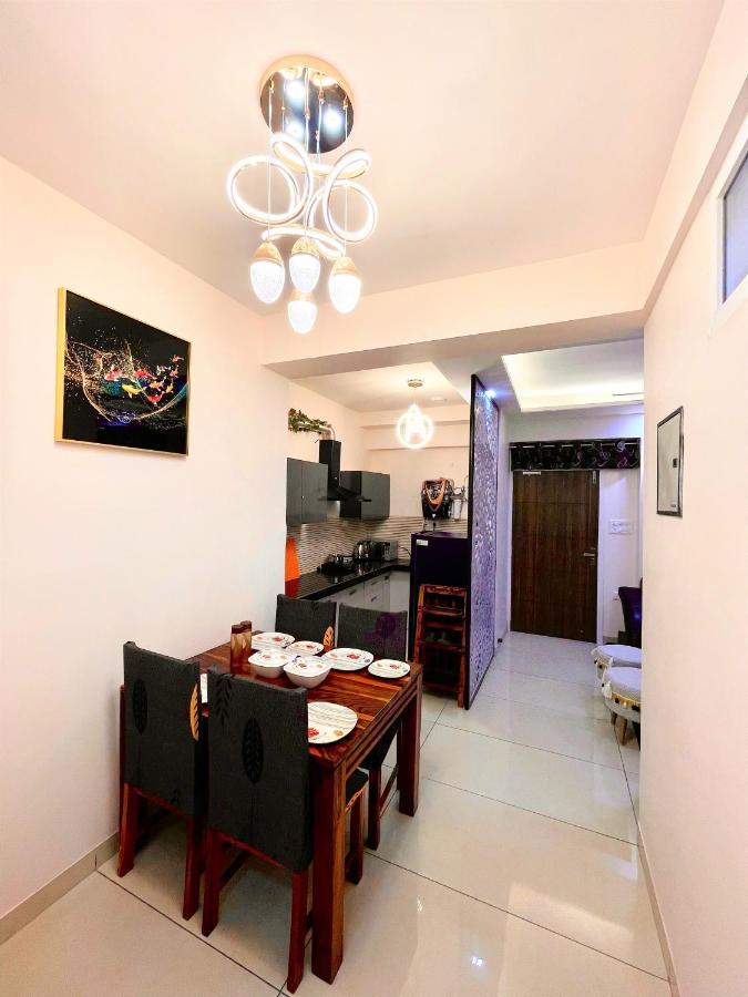 Airport Bliss Apartment+Balcony & Netflix + Prime Jaipur Eksteriør bilde